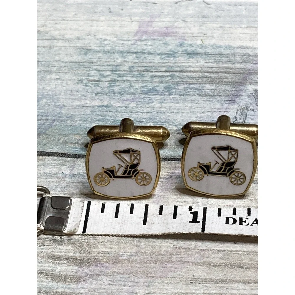 The Unbranded Brand vintage enamel
